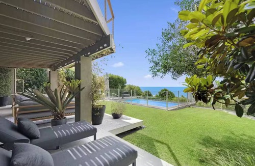 Killcare Heights House | Luxury Villas Kalani at Killcare (Walk to the beach)