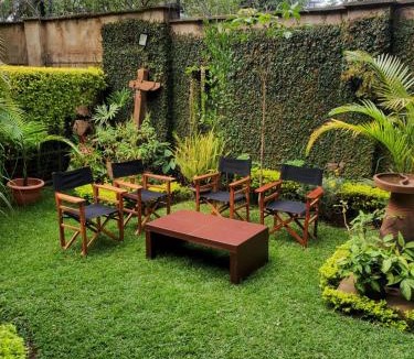 Kirinyaga Bed & Breakfast | Luxury Villas