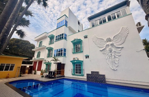 Kuilapalayam Hotel | LUXUS Resort - Swimming Pool