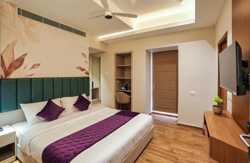 Maradu Hotel | M Suites And Hotel