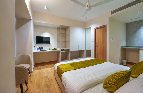 Maradu Hotel | M Suites And Hotel