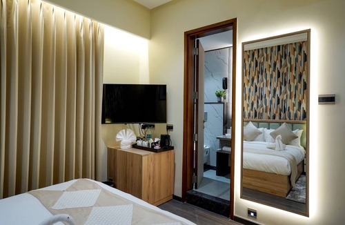Sadar Hotel | M2 Square by Monday Premium