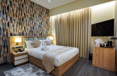 Sadar Hotel | M2 Square by Monday Premium