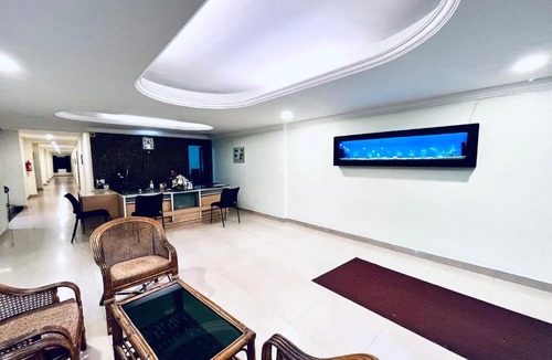 Aluva Hotel | MADAPARAMBIL RESIDENCY