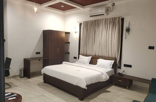 Chikhaldara Hotel | Madhurai Resort