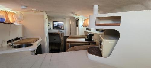 Mangalia Boat Rental | MAGIC - MAGIC POINT