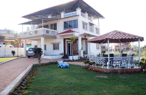 Mahabaleshwar House | mahalaxmi hills as name suggest is situated on the hills of mahabaleshwar