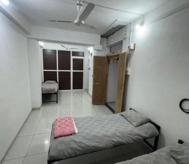 Kolhapur Hotel | Mahayaatri Niwas