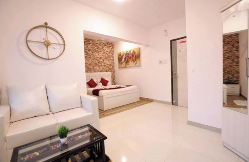 Kandivali East Apartment | Mahindra & Mahindra-2 bedroom/wifi /Comp Breakfast