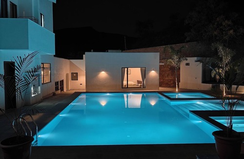 Udaipur House | Mahua - A boutique Homestay - 5Rooms - Pool - Hillside - Forest area
