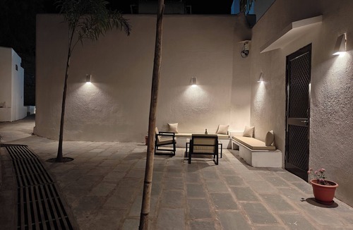 Udaipur House | Mahua - A boutique Homestay - 5Rooms - Pool - Hillside - Forest area
