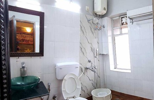 Bhowanipore Hotel | Malik Guest House