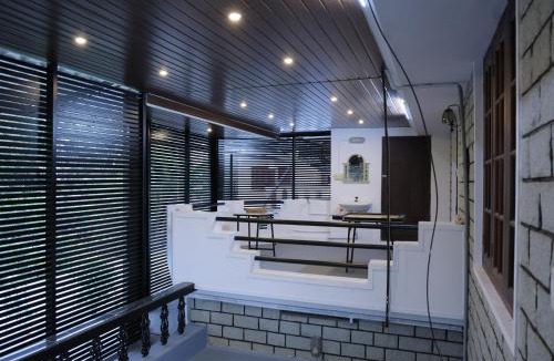 Alwaye House | Malpans Mansion