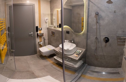 Suceava Hotel | Mandachi Hotel & SPA
