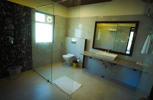 Mohaan Hotel | Mango Bloom River Resort