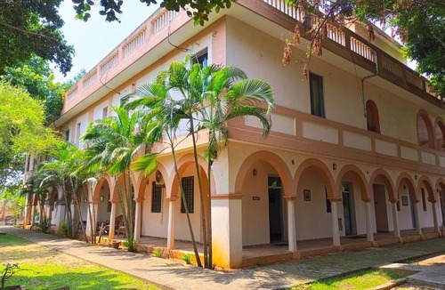 Pudukuppam Hotel | Mango Hill La Serene Puducherry