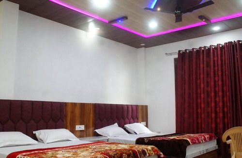 Dalhousie Cabin | Manimahesh Home Stay