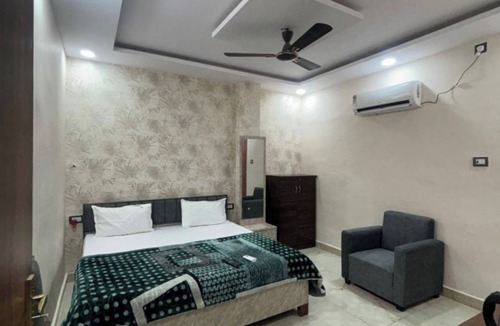 Ballia Hotel | Manjeet Hotel & Restaurant