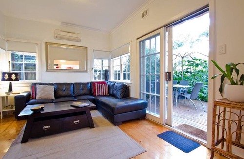 Manly Vale House | Manly Sunshine Cottage - quiet family retreat