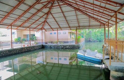 Kumbalam Resort | Mannath Ayur Island Resort