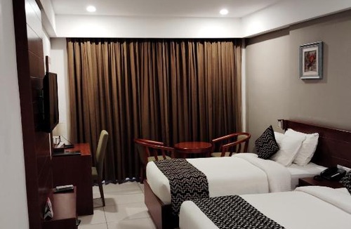 Erattupetta Hotel | MAREENA