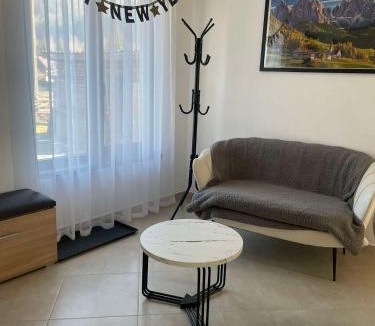 Izvoare House | Margaréta kulcsosház