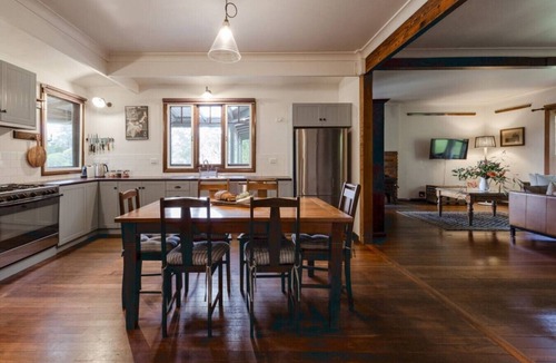Rosa Brook House | Margaret River country style, traditional farm stay set in stunning nature