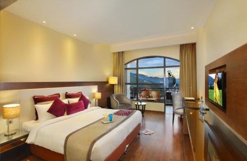 Baldeyan Resort | Marigold Sarovar Portico Shimla with Heated pool and AC Rooms-A Resort cottage and SPA