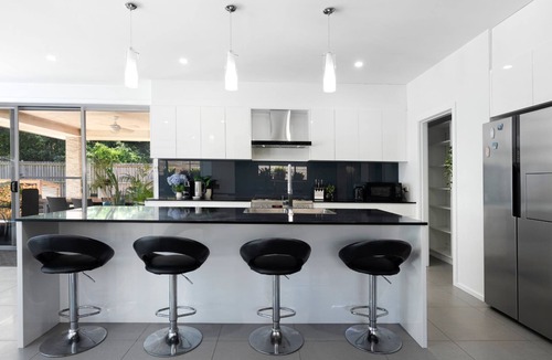 Callala Bay House | Marine Adventures – tranquil blue waters and white beaches of Jervis Bay