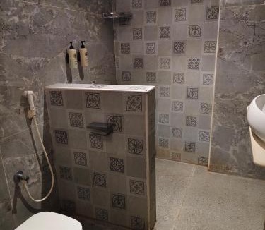 Lakdi Ka Pul Bed & Breakfast | Maruthi Residency