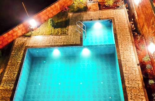 Mahabaleshwar Apartment | Marvelous 3-bedroom apartment in Panchgani.Balcony facing valley.
