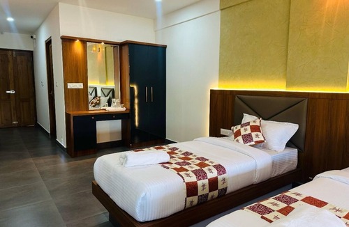 Meenangadi Hotel | Maryland Residency