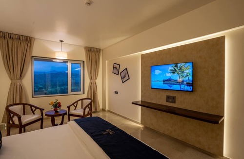 Khalapur Hotel | Mastiff Grand The Sia Palace Suites & Banquets, Khopoli (Nr. Imagica)