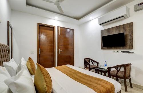 Chhatarpur Bed & Breakfast | Mauryan Elite Hotel Qutab Minar Metro Station