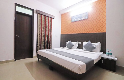 South West Hotel | Mauryan Express Hotel Dashrathpuri Metro