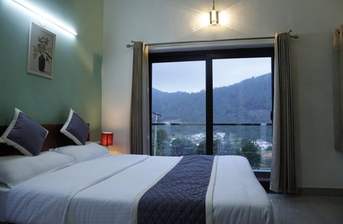 Thalayathimund Hotel | May Flower Cottage