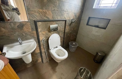 Thalayathimund Hotel | May Flower Cottage