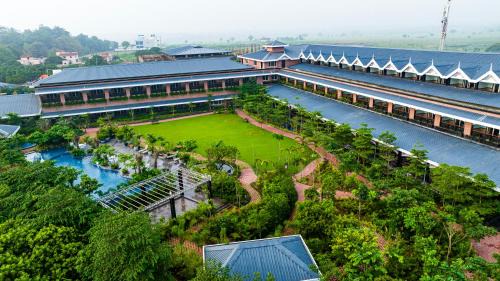 Jharsuguda Hotel | Mayfair Oasis Resort & Convention