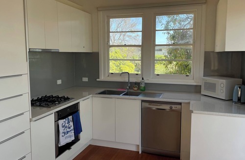 McCrae House | McCrae: location, location! Boasting bay views with the beach a 5 minutes walk.
