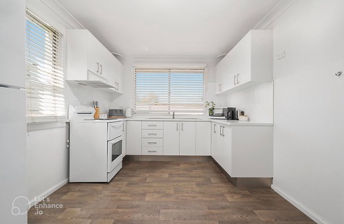 Orange East Cottage | "McLachlan Cottage" - Central East Orange, Pet Friendly