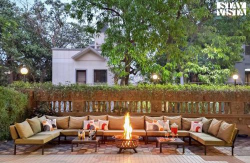 Rao Colony Villa | Mehta Mansion by StayVista - A Villa with a Swimming Pool and Pool Table