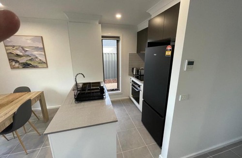 Melton West House | Melton Retreat