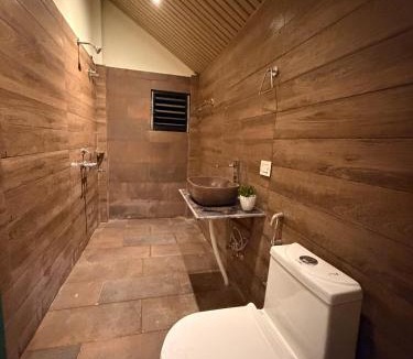 Lebong and Mineral Spring Tea Garden House | Meraki Cottage