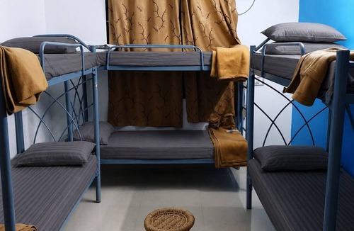 Anna Nagar Hostel | MERITON STAYS - PREMIUM MEN'S PG