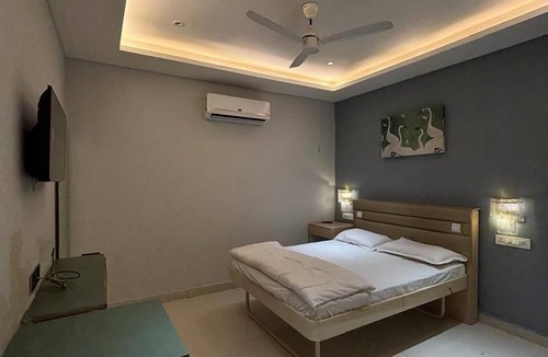 Gwalior Hotel | Mestays