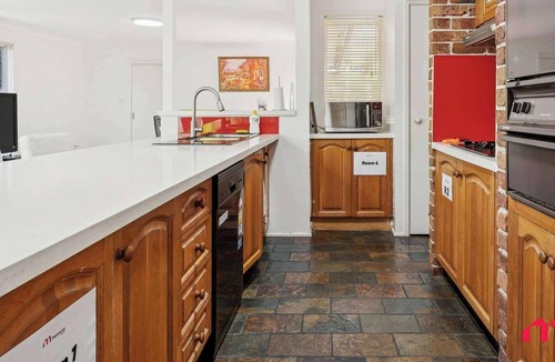 Castle Hill House | MetaWise Cozy Family Room4 in Shared Home Free Parking