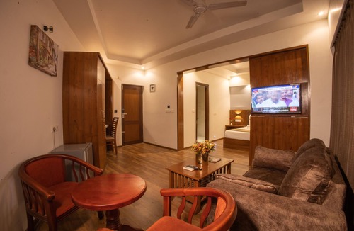 Adyar Hotel | Metro Plaza Hotel
