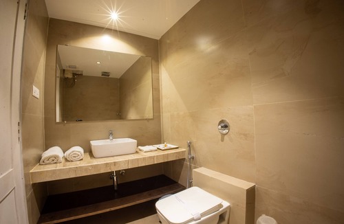 Adyar Hotel | Metro Plaza Hotel