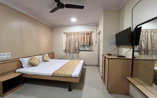Girgaon Hotel | Milan Guest House