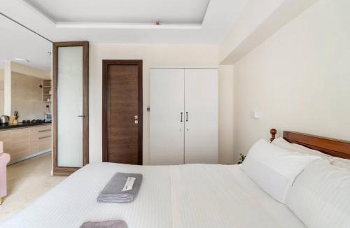 Kurla Apartment | Milano Cozy Studio in BKC with Lift Wi-Fi